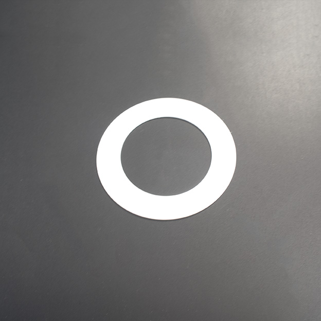 Distanz-Ring, Außendurchmesser: Ø135mm, Loch mittig: Ø117mm, Farbe: RAL9016 weiß