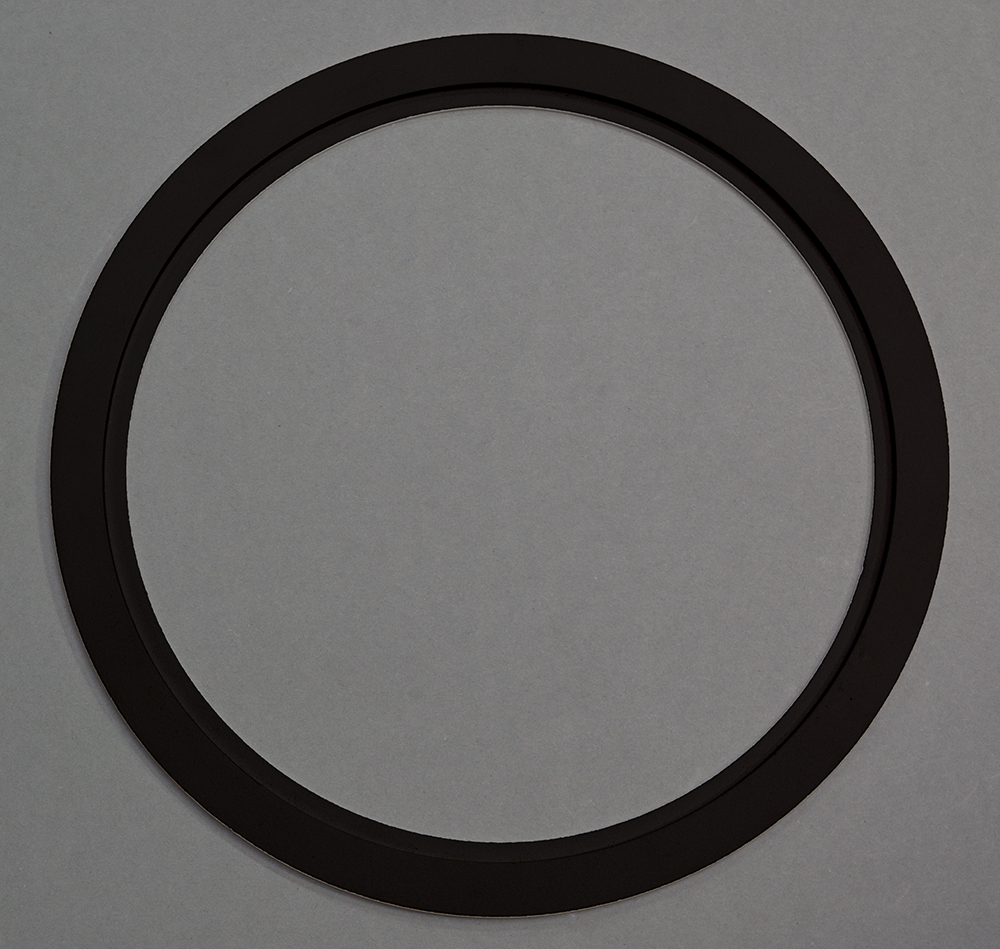 Distanz-Ring Ø 250mm (Außenmaß) rund mit Vertiefung für die Leuchtenserie Florida P Maxi  / Loch Ø 195mm / Platte aus Stahlblech / Farbe: RAL9005 schwarz matt Feinstruktur